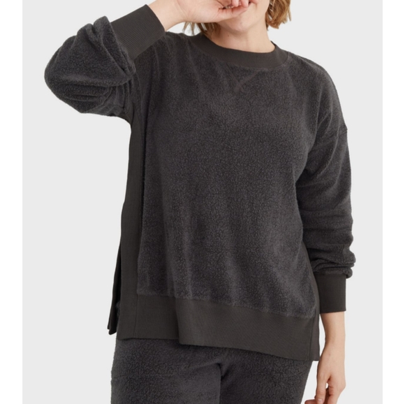 American Eagle Outfitters Tops - American Eagle Sweatshirt